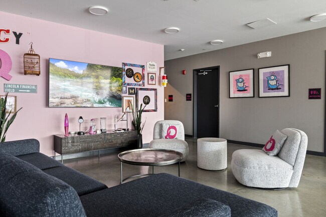 Building Photo - 501 N Perth St