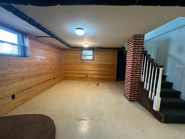 Building Photo - House in Bedford with Lot of Outdoor Space.