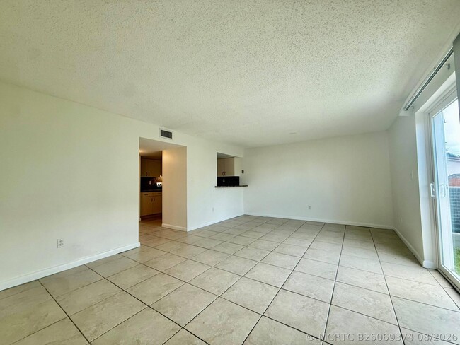Building Photo - 329 Gulfstream Rd