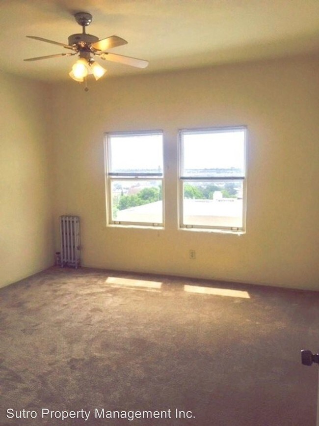 Building Photo - 611 E 20th St