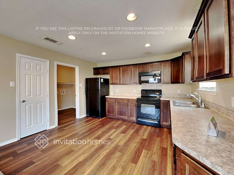 Building Photo - 15617 Gatsby Ln