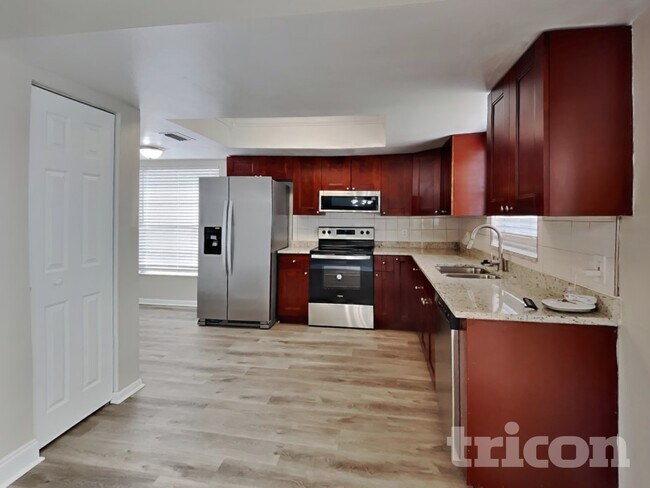 Building Photo - 4051 Forecast Dr