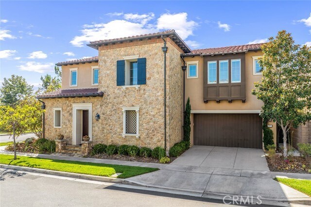 Building Photo - 77 English Saddle