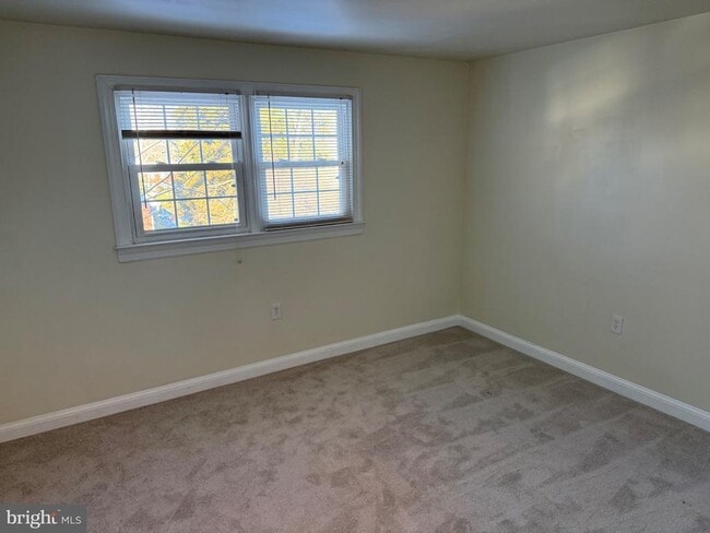 Building Photo - 114 Yardley Commons