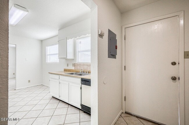 Building Photo - 293 Atlantic Rd