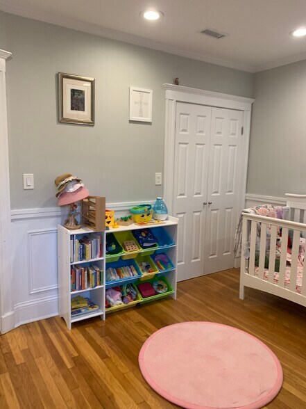 Building Photo - 1045 Adams St