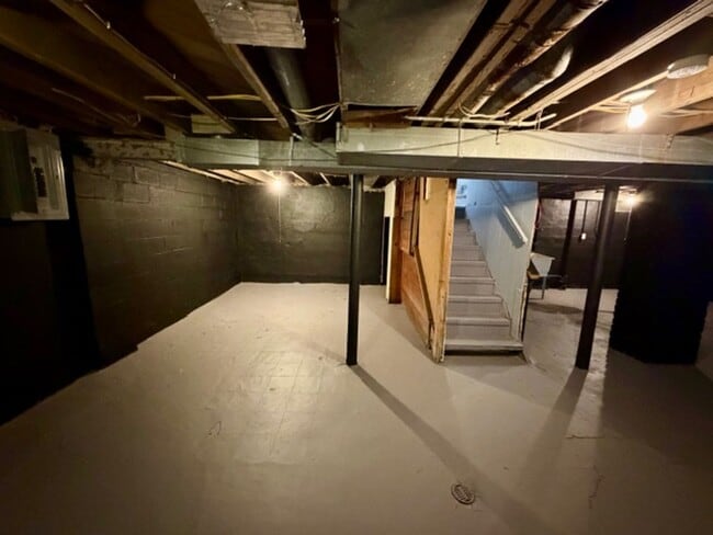 Building Photo - For Lease: Totally Updated 3 Bedroom 1 Bath Welcome Section 8 Call 313-429-3244 KPM Detroit