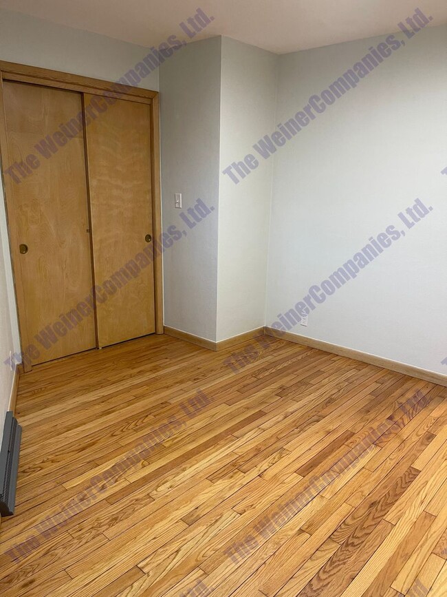 Building Photo - 3 Bed/2 Bath Home Available for Sublease beginning March 1st!