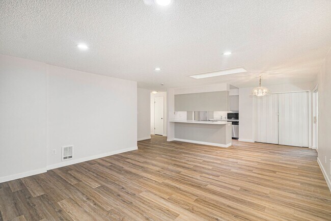 Building Photo - Pecos9881