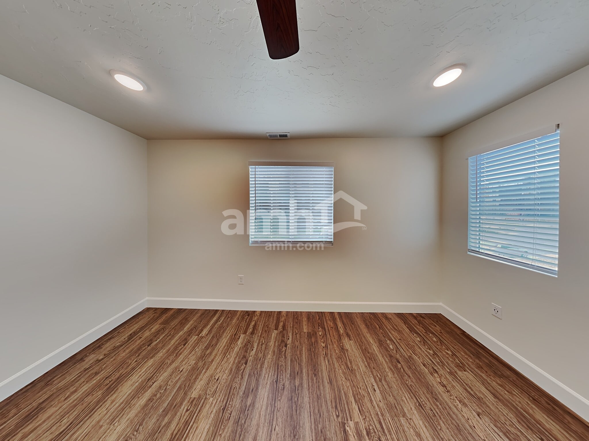 Building Photo - 6744 N Silver Gate Dr