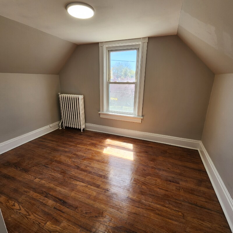 Building Photo - 25 Kemp Ave