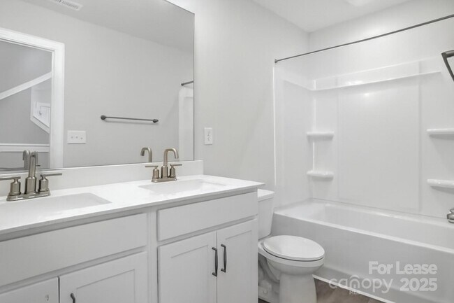 Building Photo - 5409 Verona Rd