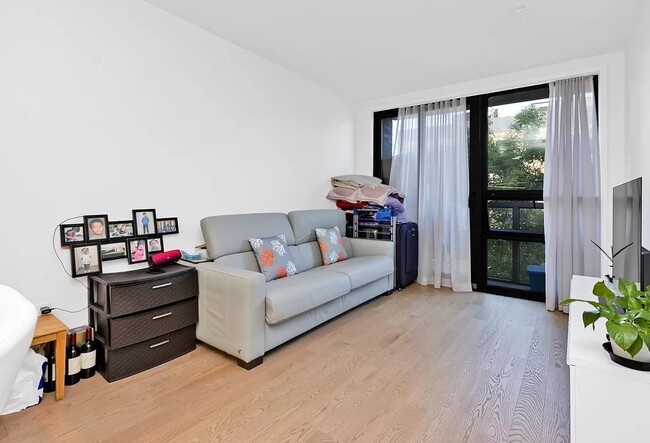 Building Photo - Modern 1BR – Limited Availability