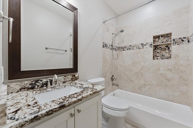 Building Photo - 13431 Hilton Head Dr