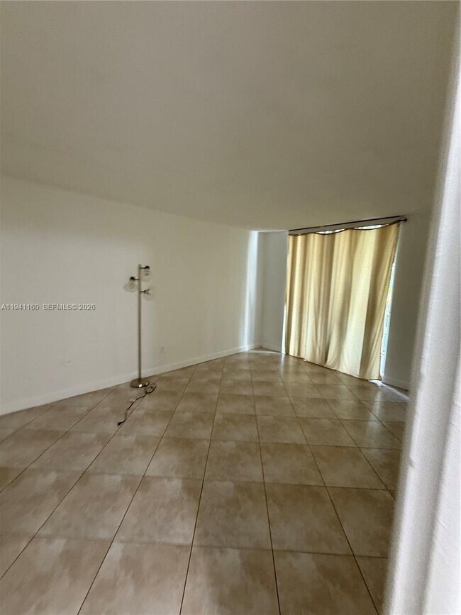 Building Photo - 1801 S Treasure Dr