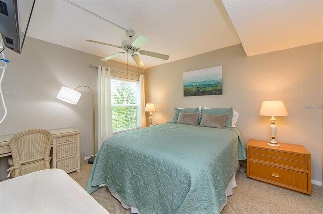Building Photo - 900 Cove Cay Dr