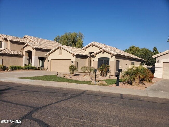 Building Photo - 1848 E Chilton Dr