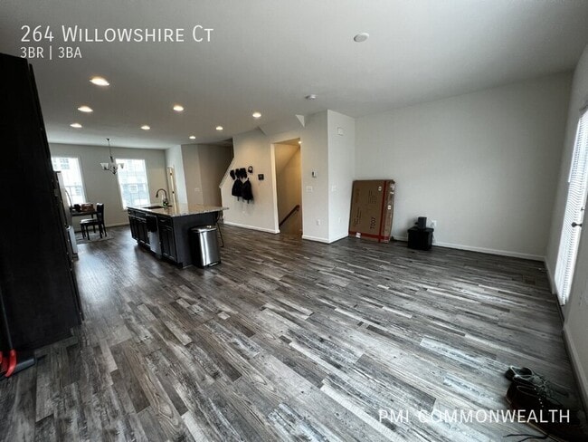 Building Photo - 264 Willowshire Ct