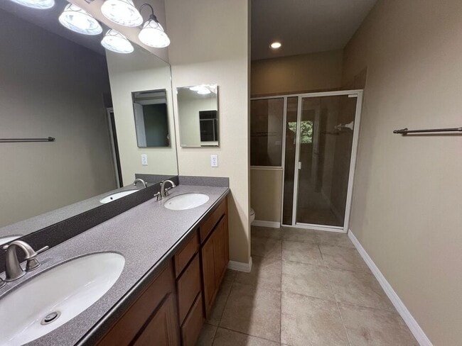 Building Photo - 2633 Rutledge Ct
