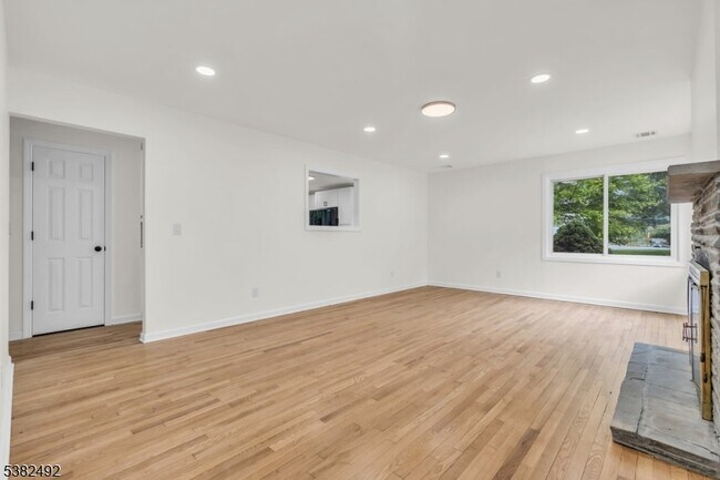 Building Photo - 55 Orchard Dr