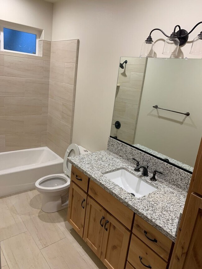 Building Photo - Newly Built Home with 3 Primary Suites complete with full Bathroom in ideal location!