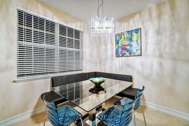 Building Photo - 111 SW 2nd Ave