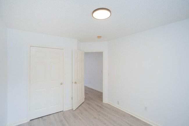 Building Photo - 517 Longleaf Ct