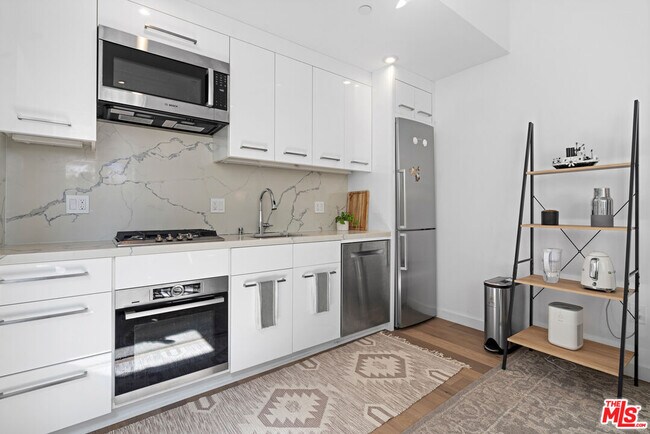 Building Photo - 507 Orlando Ave