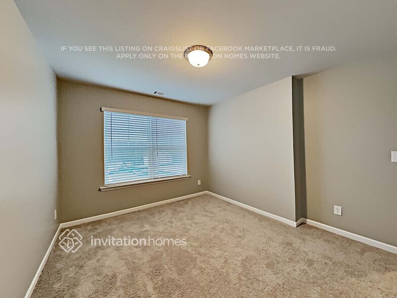 Building Photo - 26 Lantana Crossing