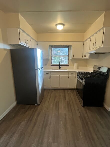 Kitchen - 6638 W Windsor Ave