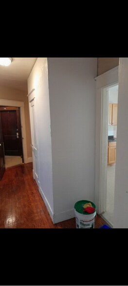 Building Photo - 920 Chicopee St