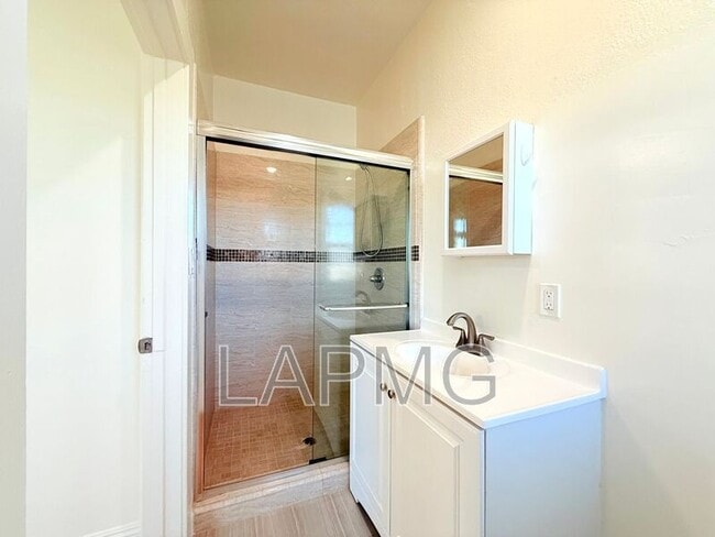 Building Photo - 1536 4th Ave