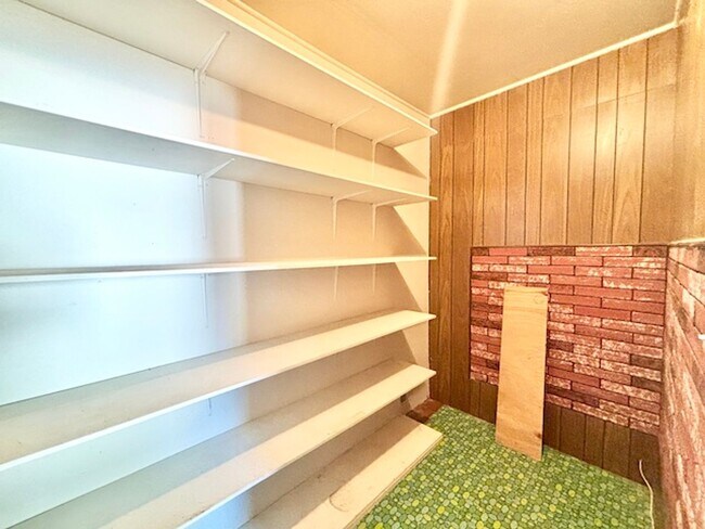 Building Photo - FREE AUGUST RENT!! - Harris Park Brick Ranch