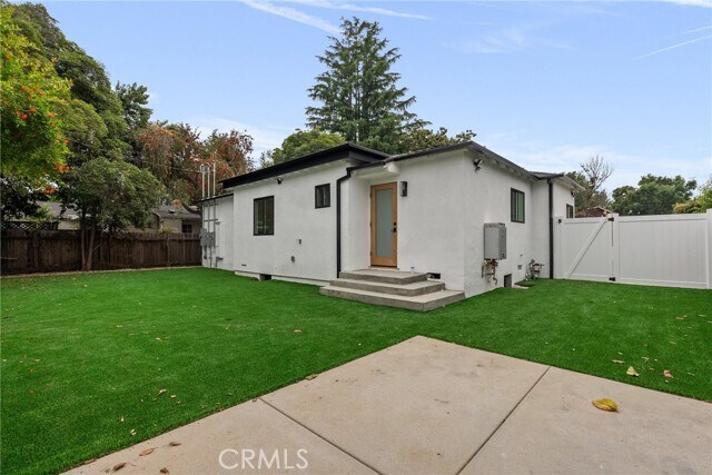 Building Photo - 5730 Stansbury Ave