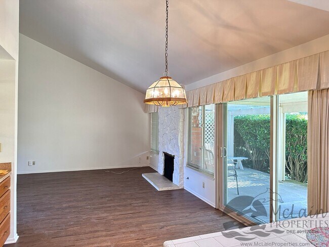 Building Photo - Charming 3 bedroom on Golf Course