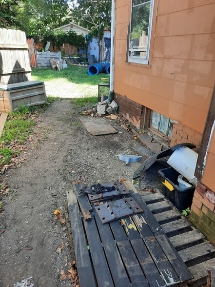 Building Photo - 809 Grant St