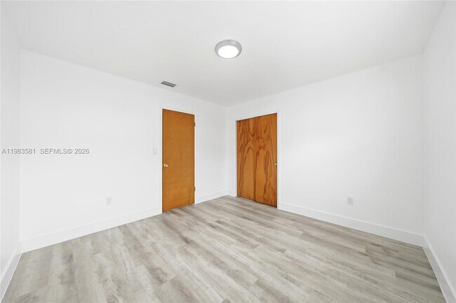 Building Photo - 1781 SW 13th St