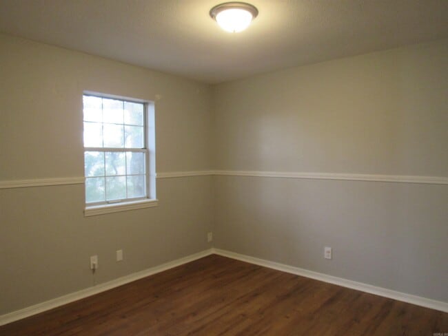 Building Photo - 303 Merganzer Dr