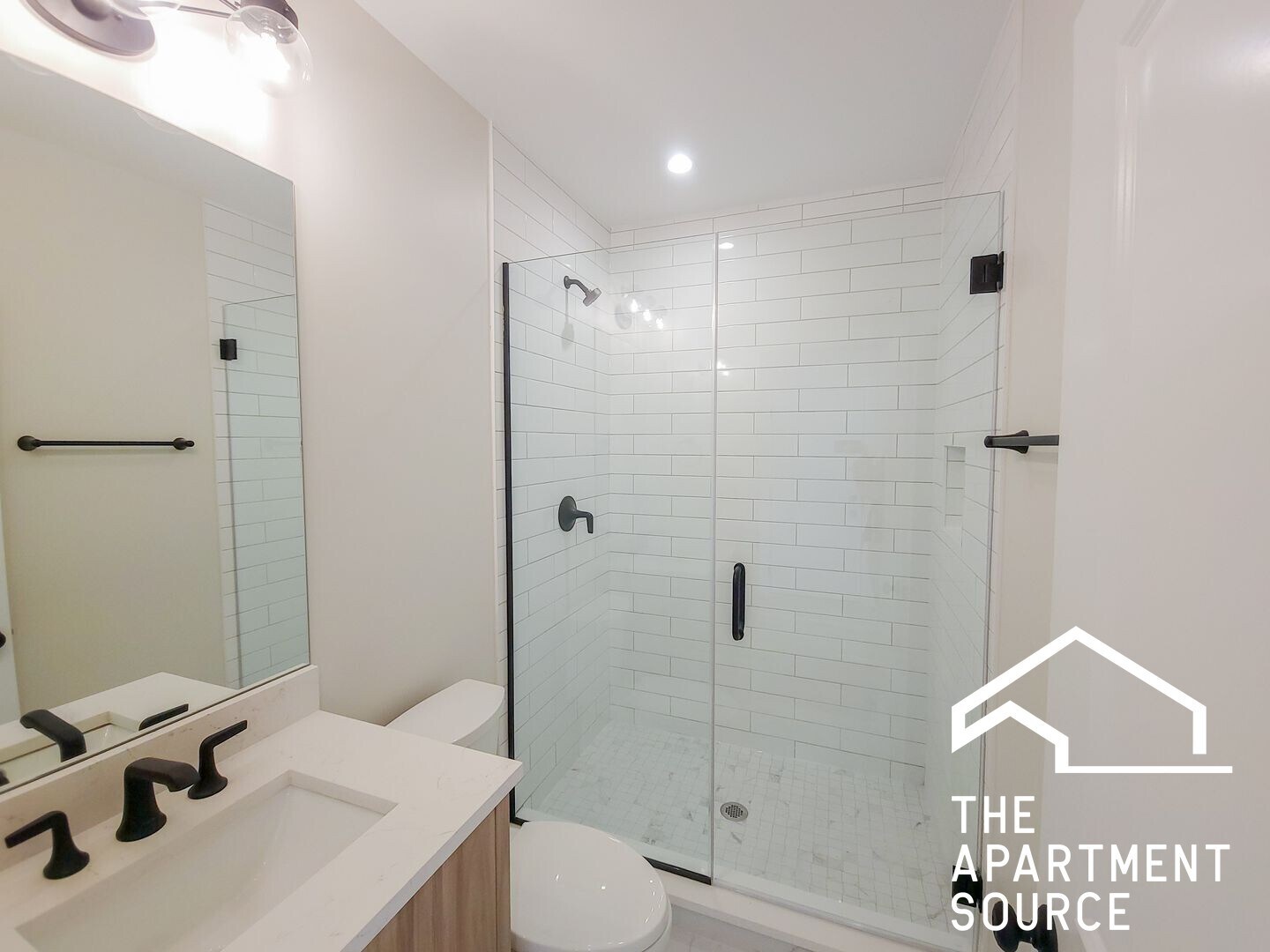 Building Photo - 2 N Bissell St