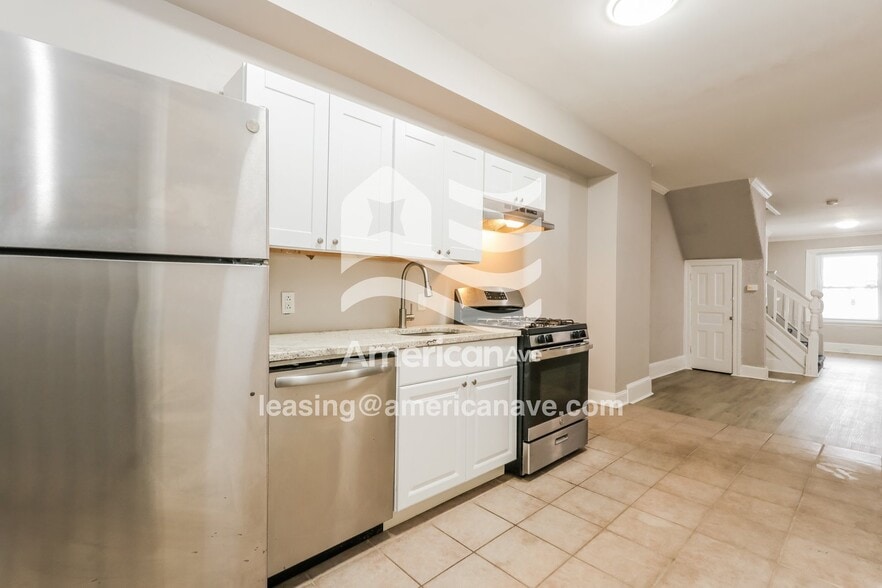 Building Photo - 330 N Robinson St