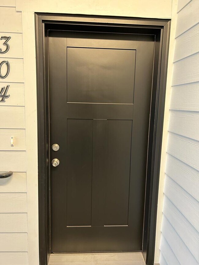 Building Photo - 938 W Coral Charm Way