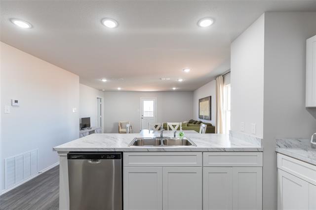 Building Photo - 201 Coyote Creek Ct