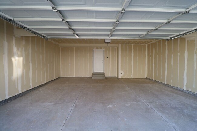 Building Photo - 172 Valley Wy