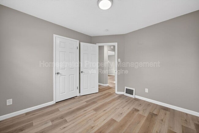 Building Photo - 315 St Anthony Ln