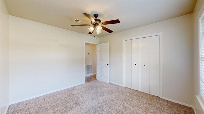 Building Photo - 3800 Windridge Dr