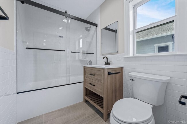 Building Photo - 110 School St