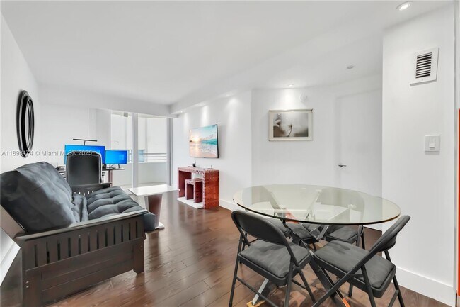 Building Photo - 5555 Collins Ave