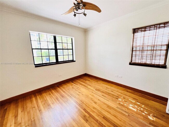 Building Photo - 1470 Lincoln Terrace