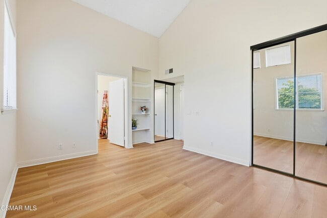Building Photo - 13901 Olive View Ln