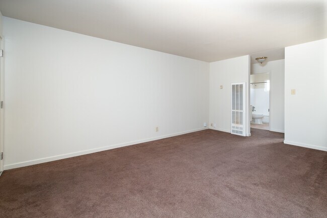 Building Photo - Parklane Apartments - KK01 - 107